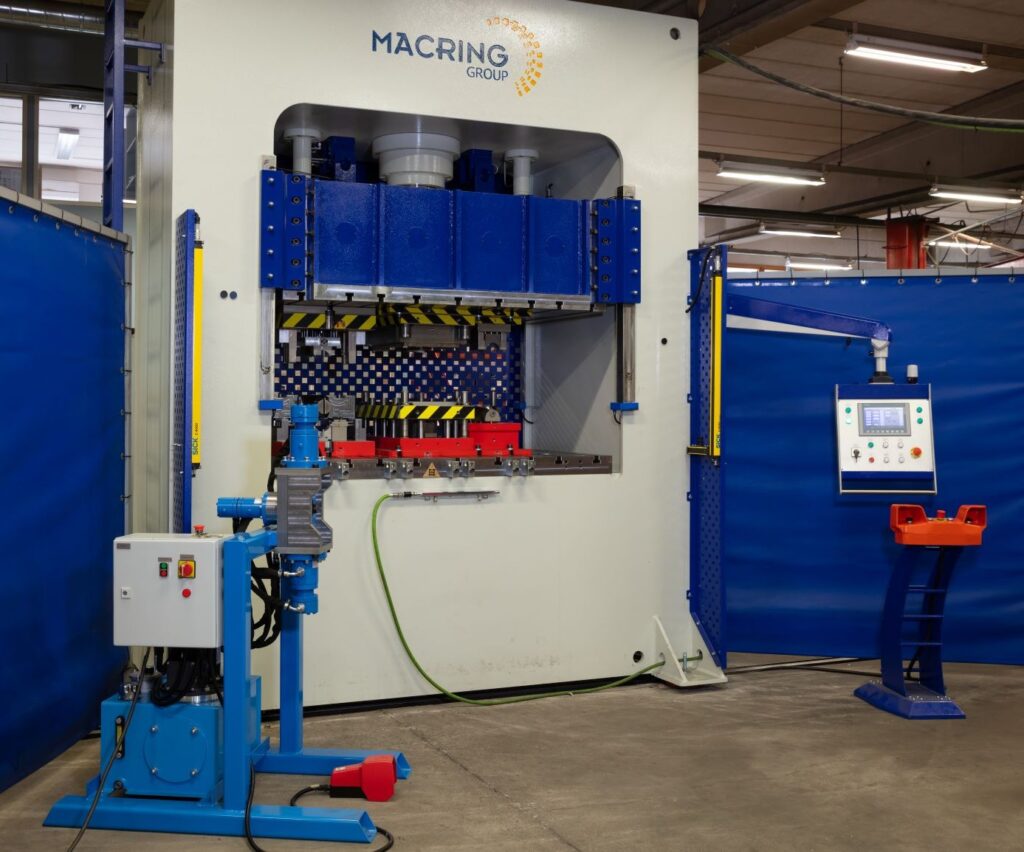 Hydraulic Deep Drawing Presses for Producing Rainwater System Accessories